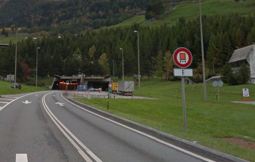 Tunnel und Pässe in den Alpen - 22
